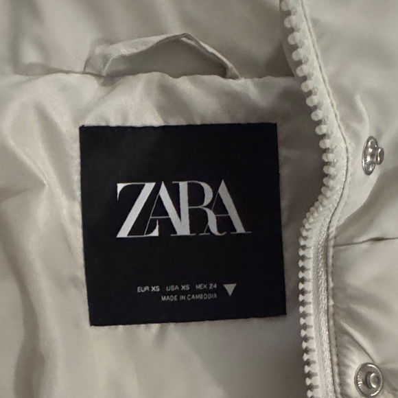 COATED PUFFER VEST Zara XS - Picture 7 of 8